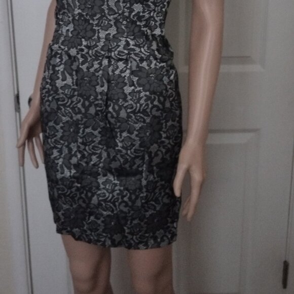 Rachael G. Black and Gray Floral Print Dress, Size 6 - Picture 10 of 14